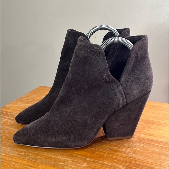 Splendid Cheryl Pointed Toe Suede Ankle Bootie - Picture 4 of 13